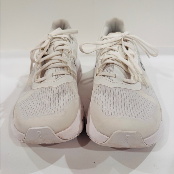On Running Cloudpulse Women's White/Frost Sneakers - Picture 2 of 5